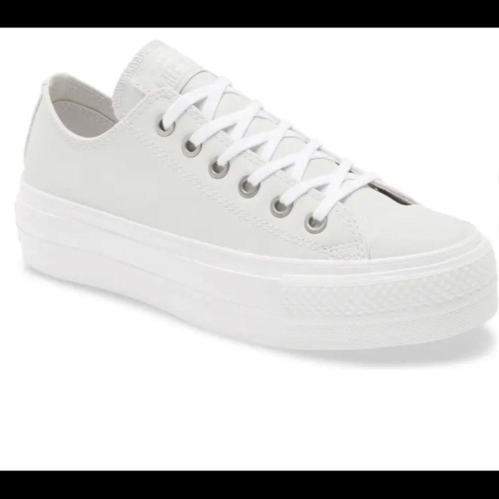 New Converse all-star lift low top platform sneaker size 9